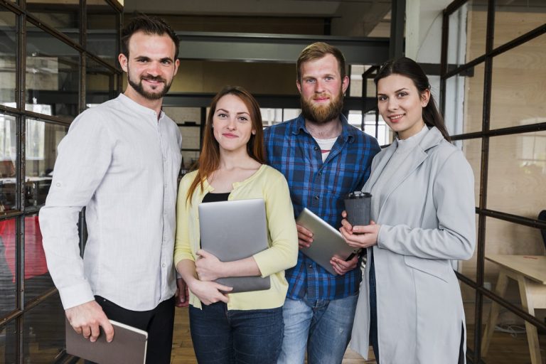 business-owners-casual-freepik Group of casual business owners illustrate blog "Managing Cash Flow: Essential Tips for Small Business"